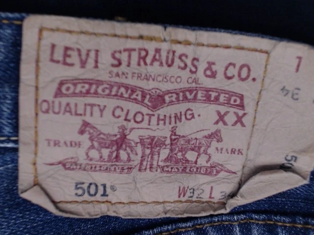 Straight cut Levi's jeans – photo 3